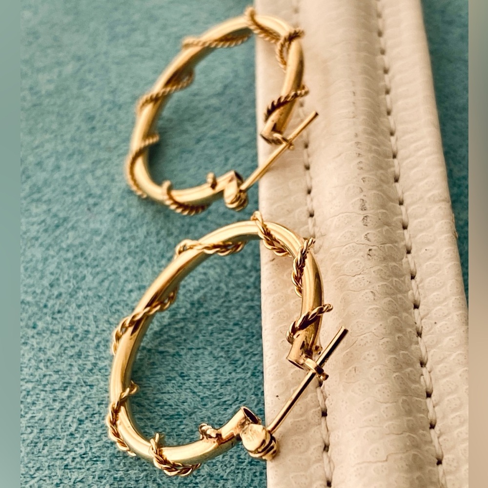 14K Gold Rope Detail Hoop Earrings - Picture 5 of 7